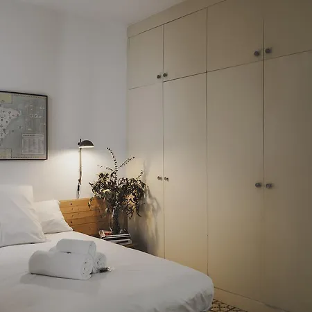 Brummell Gracia Apartment